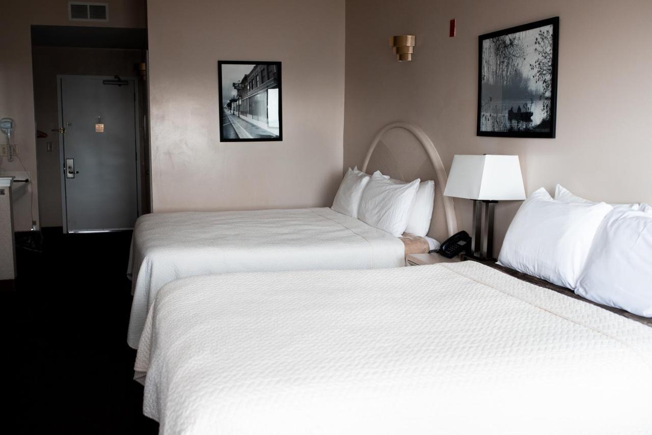 West Bank Inn Celina Eksteriør billede
